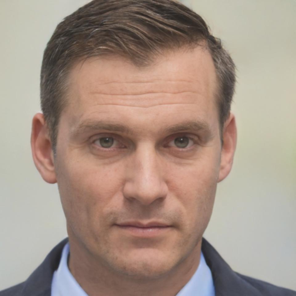 Dr. Marcus Weber - Finanzexperte für Budgetplanung